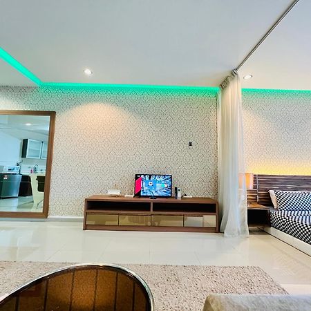 Regalia Suites & Residence By Enjoy Your Stay Kuala Lumpur Exterior photo