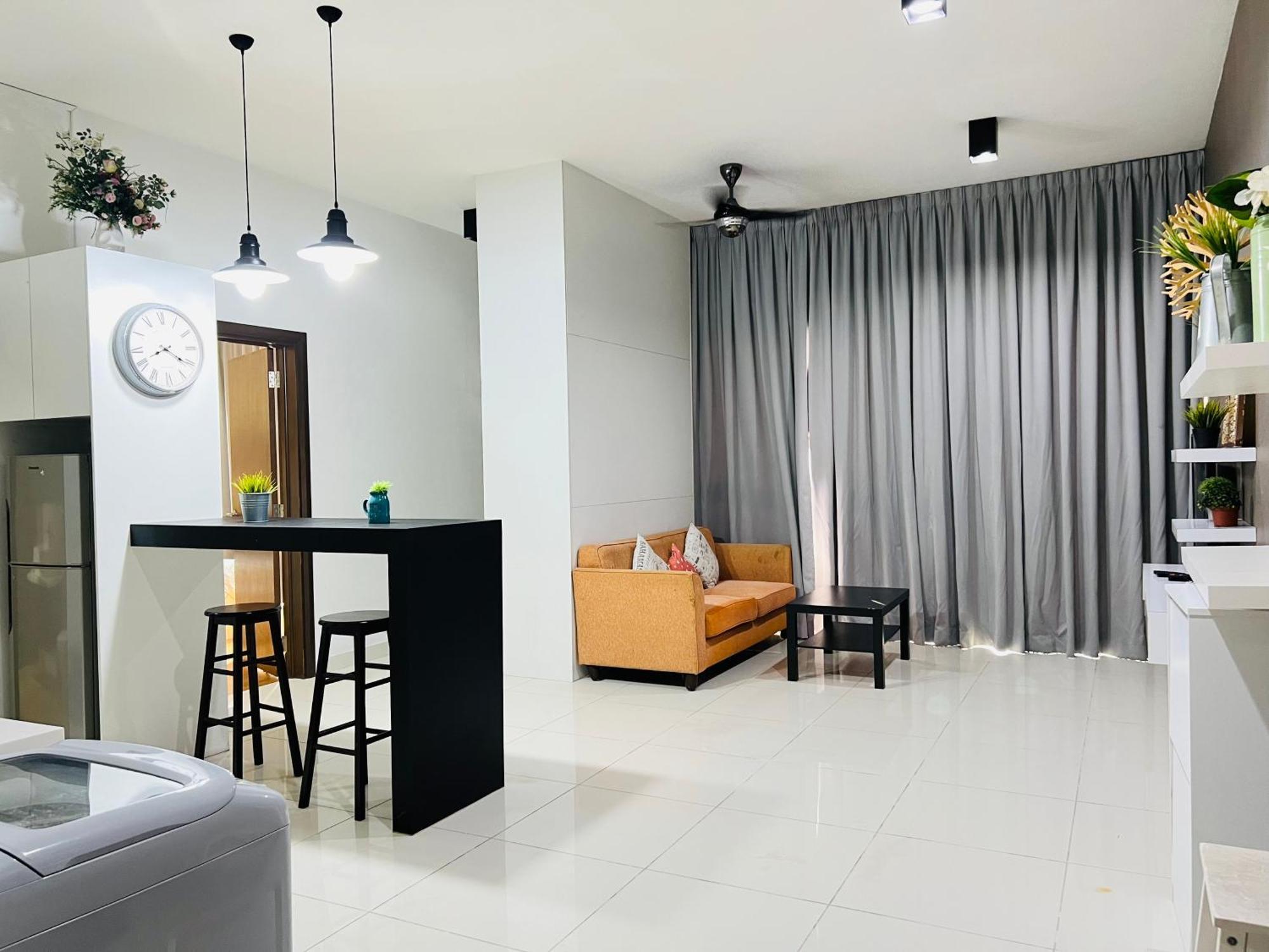 Regalia Suites & Residence By Enjoy Your Stay Kuala Lumpur Exterior photo