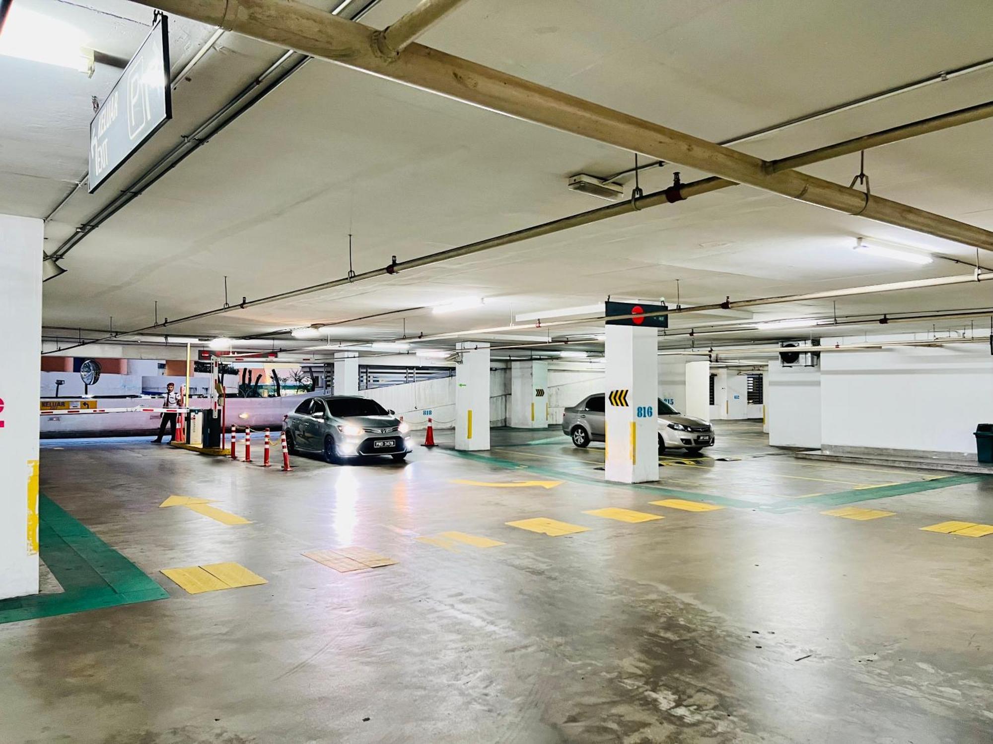 Regalia Suites & Residence By Enjoy Your Stay Kuala Lumpur Exterior photo