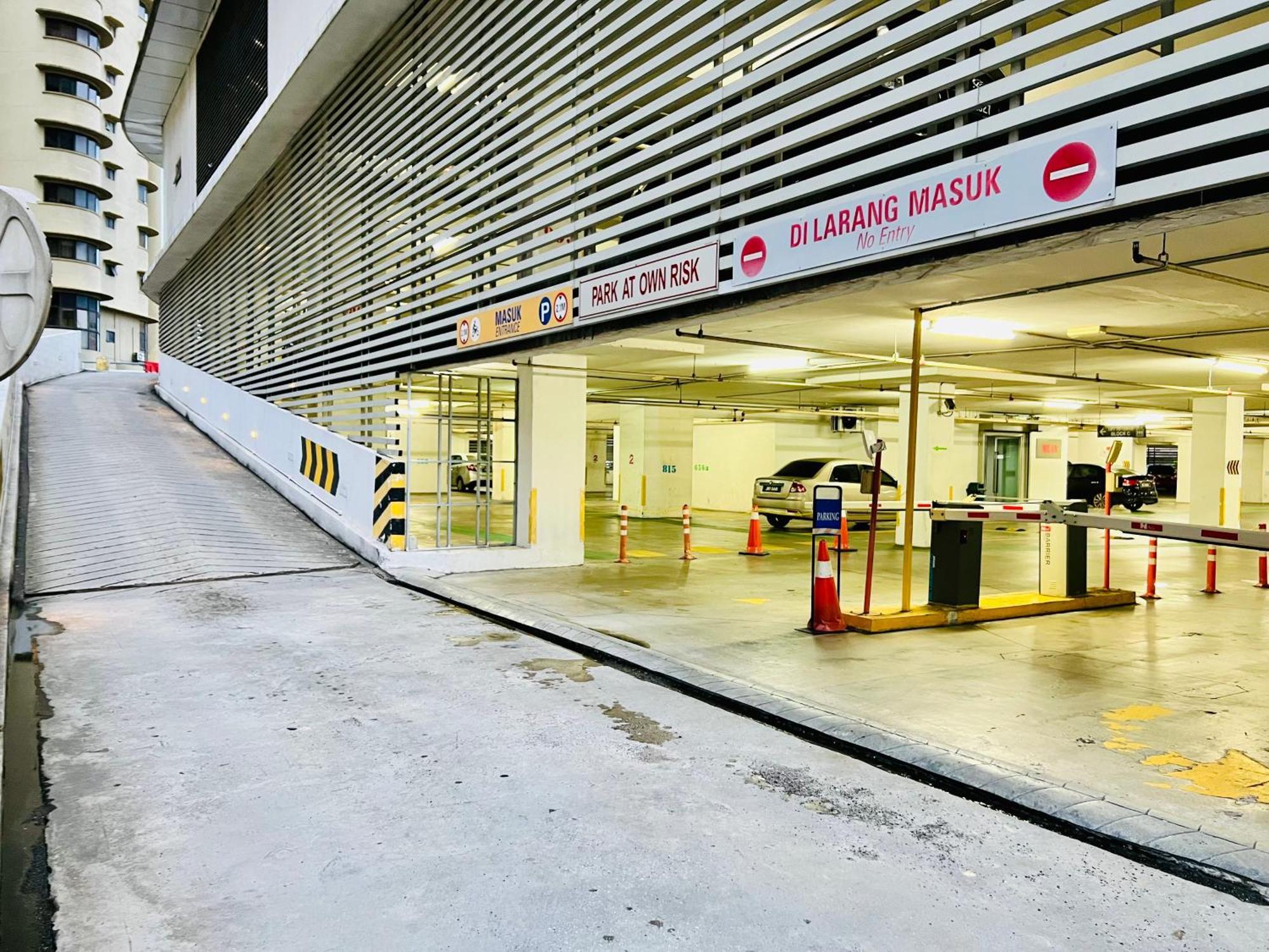 Regalia Suites & Residence By Enjoy Your Stay Kuala Lumpur Exterior photo