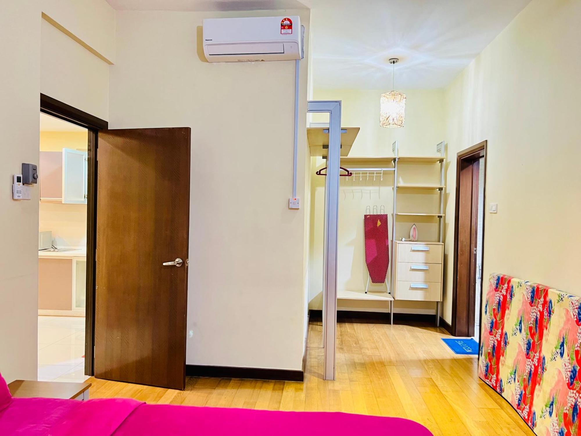Regalia Suites & Residence By Enjoy Your Stay Kuala Lumpur Exterior photo