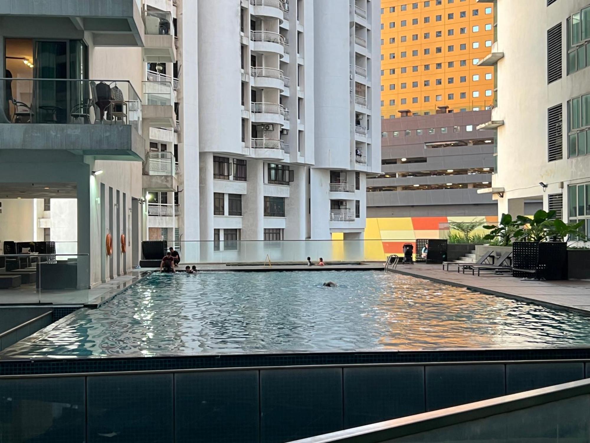 Regalia Suites & Residence By Enjoy Your Stay Kuala Lumpur Exterior photo