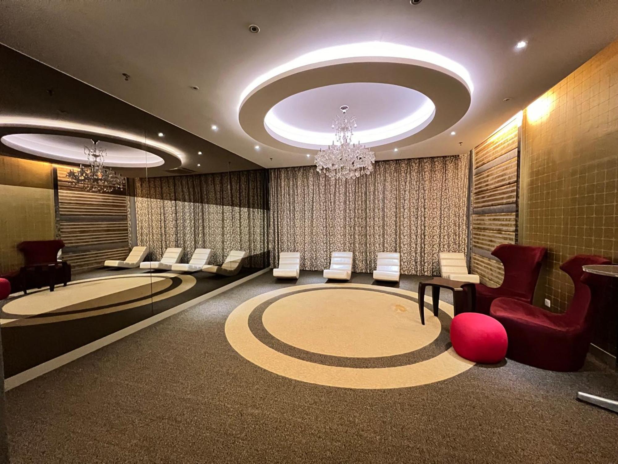 Regalia Suites & Residence By Enjoy Your Stay Kuala Lumpur Exterior photo