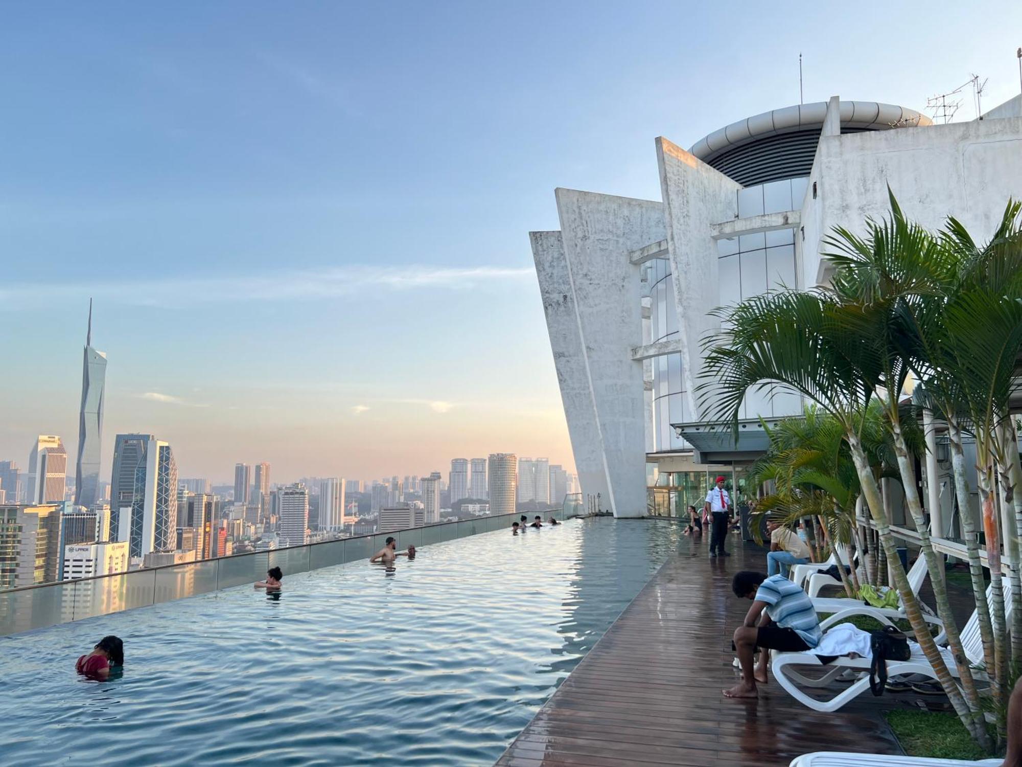 Regalia Suites & Residence By Enjoy Your Stay Kuala Lumpur Exterior photo